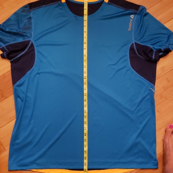 REEBOK- blue tee - Picture 9 of 9